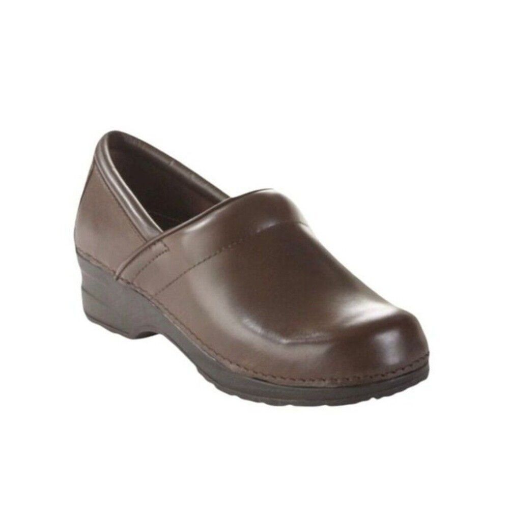L.L. Bean Brown Leather Comfort Slip-On Clogs Size 7.5 7.5M